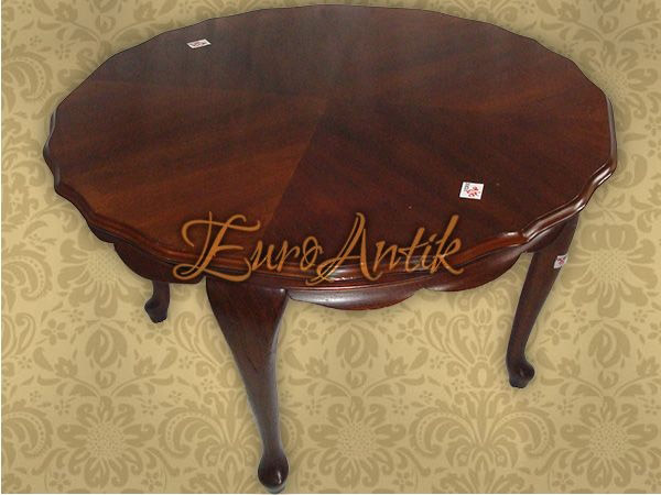 Masivni okrugli stilski sto